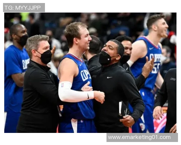 奇才与快船激战12月19日谁能在这场对决中笑到最后